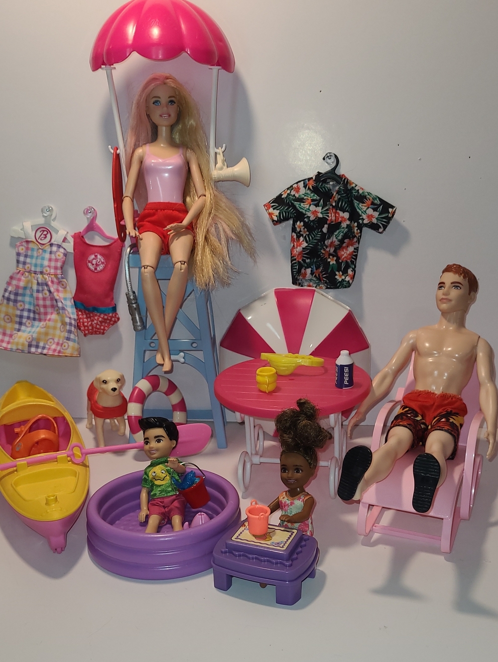 Barbie Beach Play Set ,Important This Lot has a few minor Imperfections.pictures
